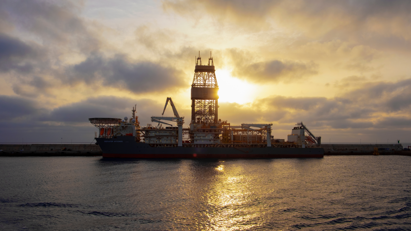 An effective and flexible MPD product-service collaboration